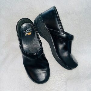 DANSKO XP Black Clogs sz 10.5